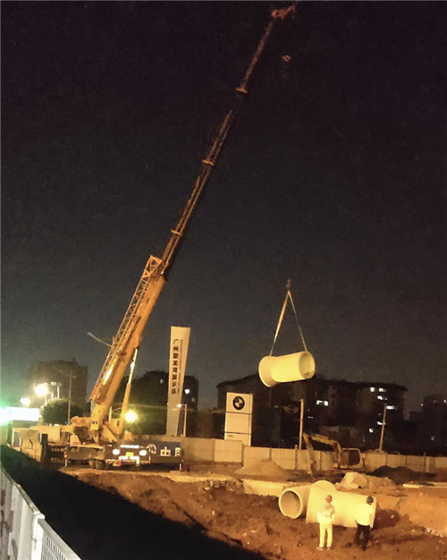 山东“弯臂矫正”—— 吊车的 “形变补偿” 技术